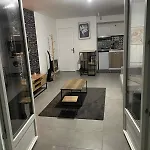 Apartment With Garden Terrace And Free Parking