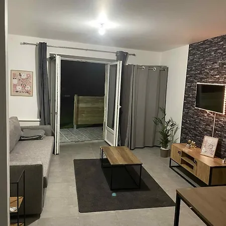With Garden Terrace And Free Parking Apartment Caen