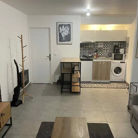With Garden Terrace And Free Parking Apartment Caen