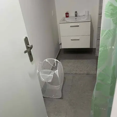 Apartment With Garden Terrace And Free Parking *
