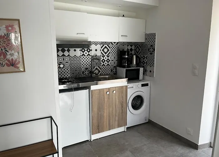 Apartamento With Garden Terrace And Free Parking