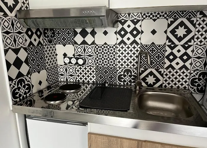 With Garden Terrace And Free Parking Apartamento