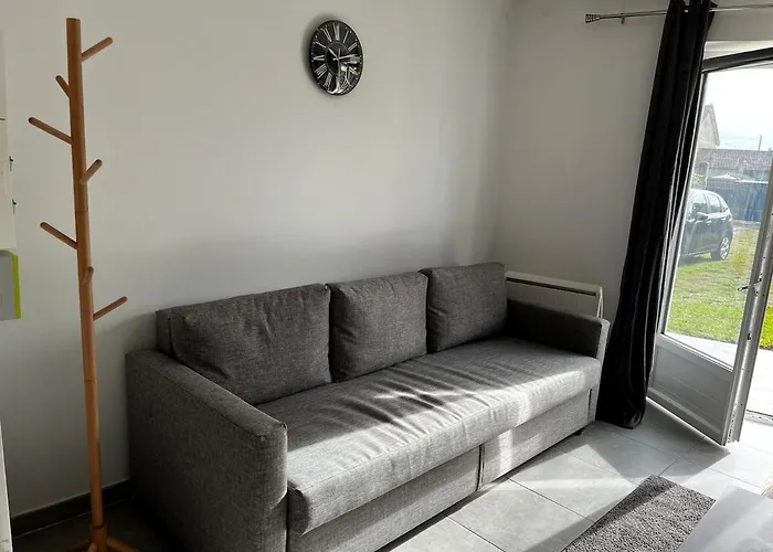 With Garden Terrace And Free Parking Apartamento