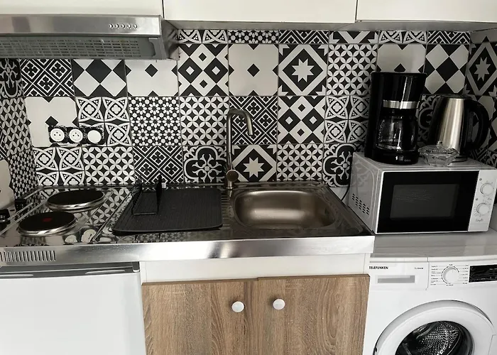 With Garden Terrace And Free Parking * Caen