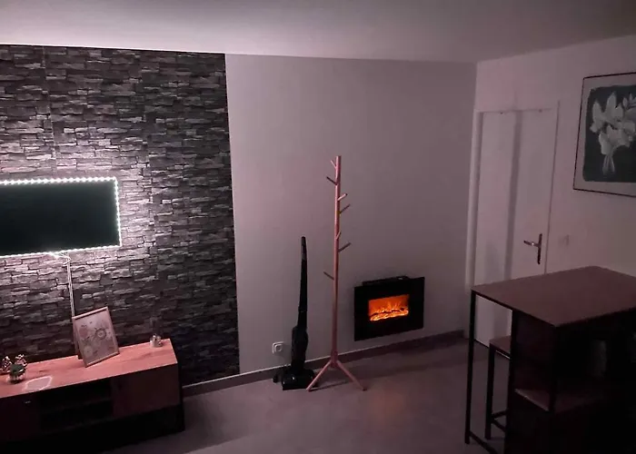 With Garden Terrace And Free Parking Apartamento *