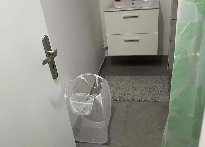 Apartamento With Garden Terrace And Free Parking *