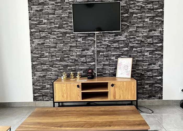 With Garden Terrace And Free Parking * Caen